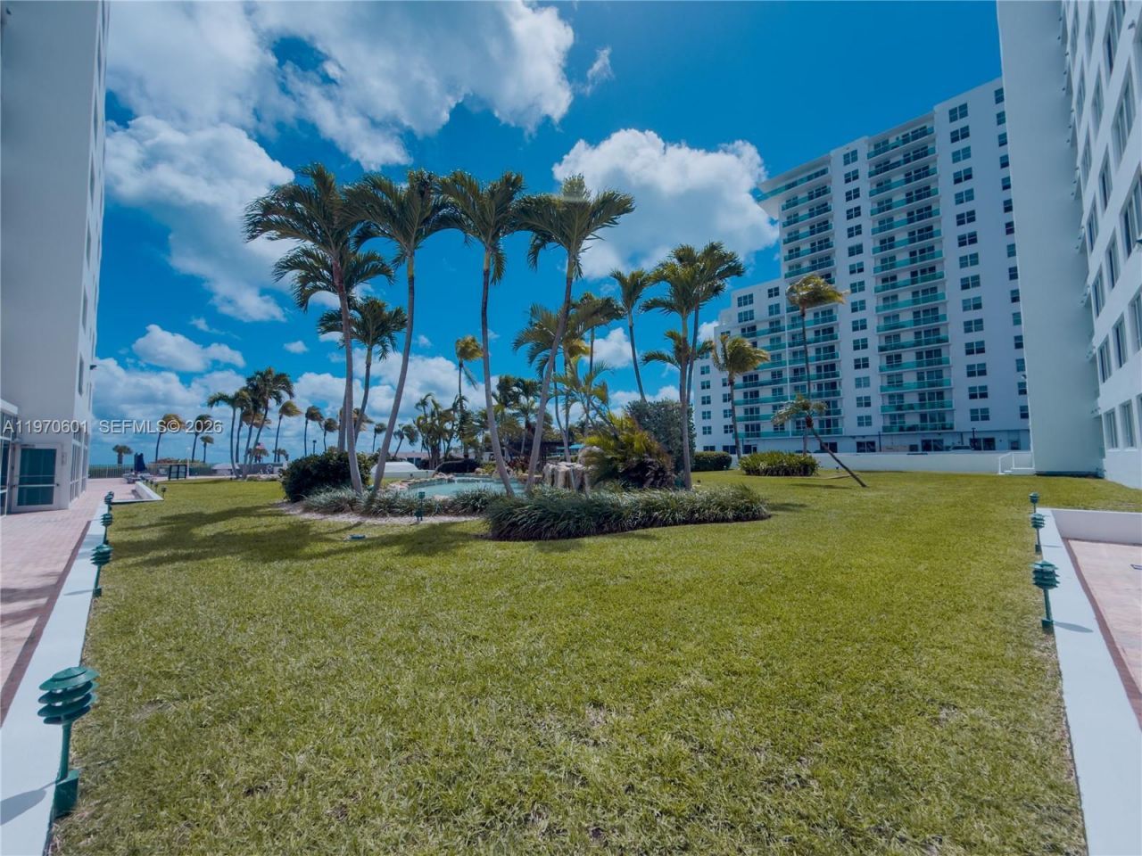 5005 Collins Ave , Unit 825, Miami Beach, FL 33140 Photo