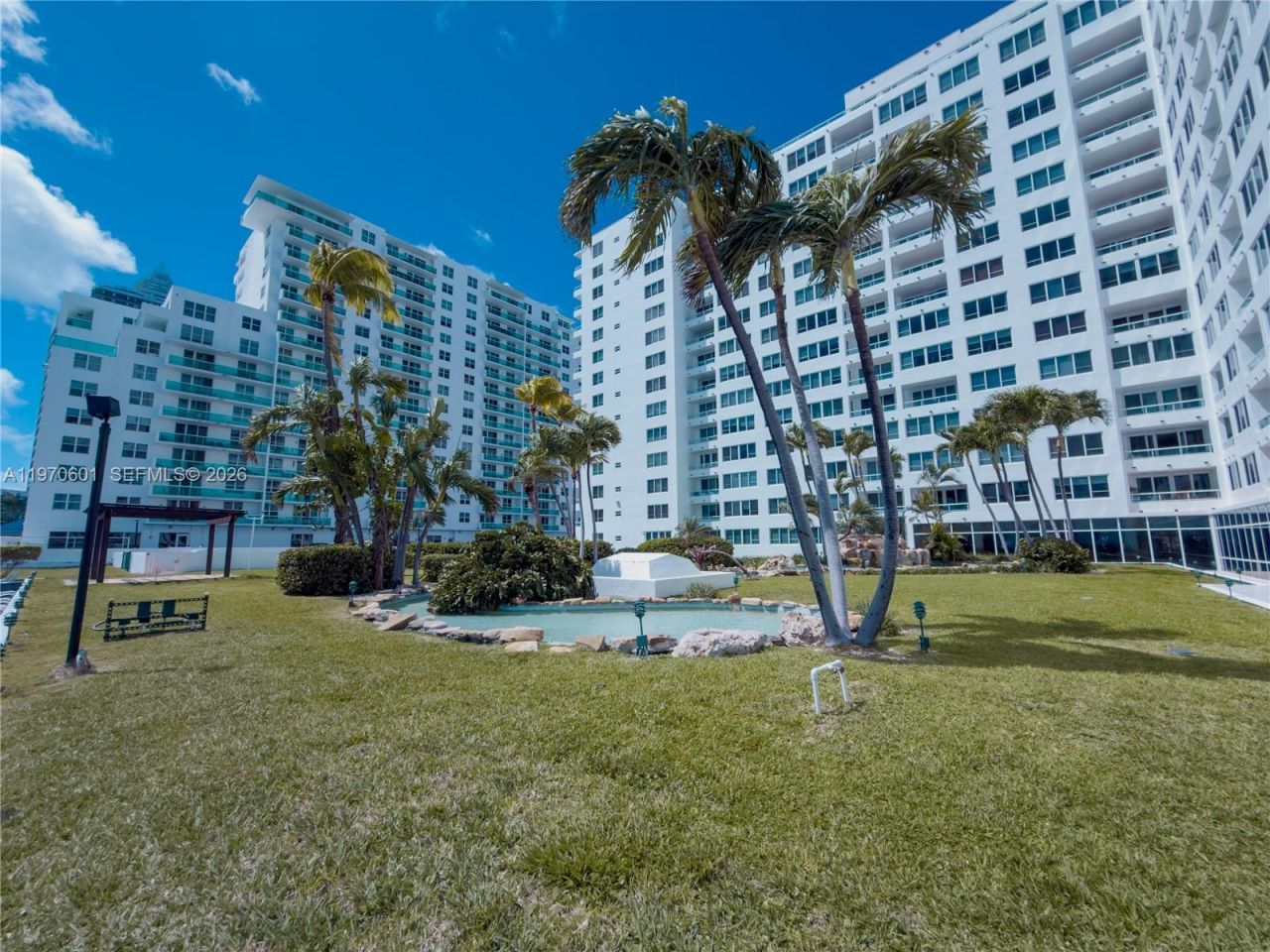 5005 Collins Ave , Unit 825, Miami Beach, FL 33140 Photo
