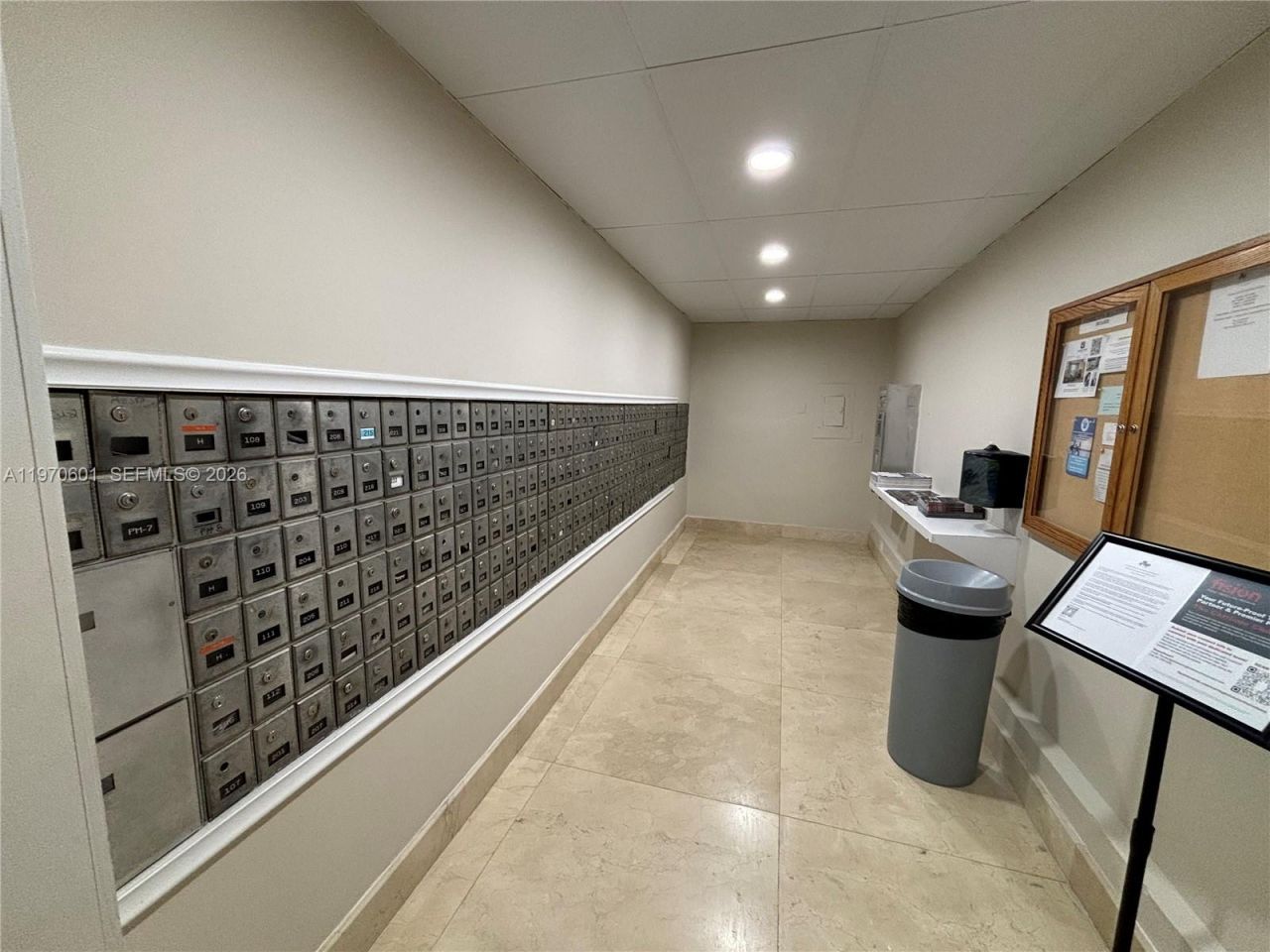 5005 Collins Ave , Unit 825, Miami Beach, FL 33140 Photo