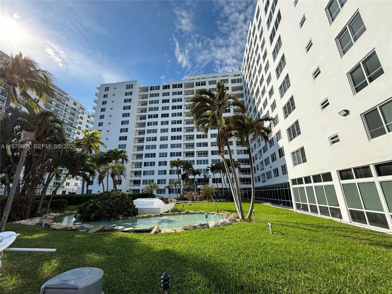 5005 Collins Ave , Unit 825, Miami Beach, FL 33140 Photo