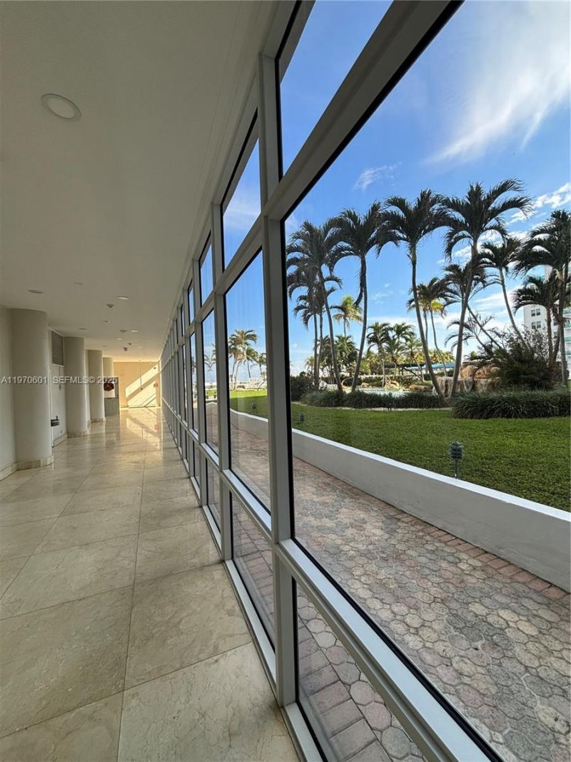 5005 Collins Ave , Unit 825, Miami Beach, FL 33140 Photo