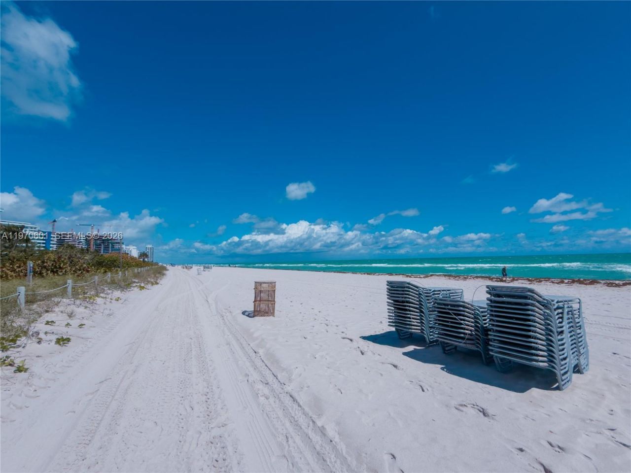 5005 Collins Ave , Unit 825, Miami Beach, FL 33140 Photo