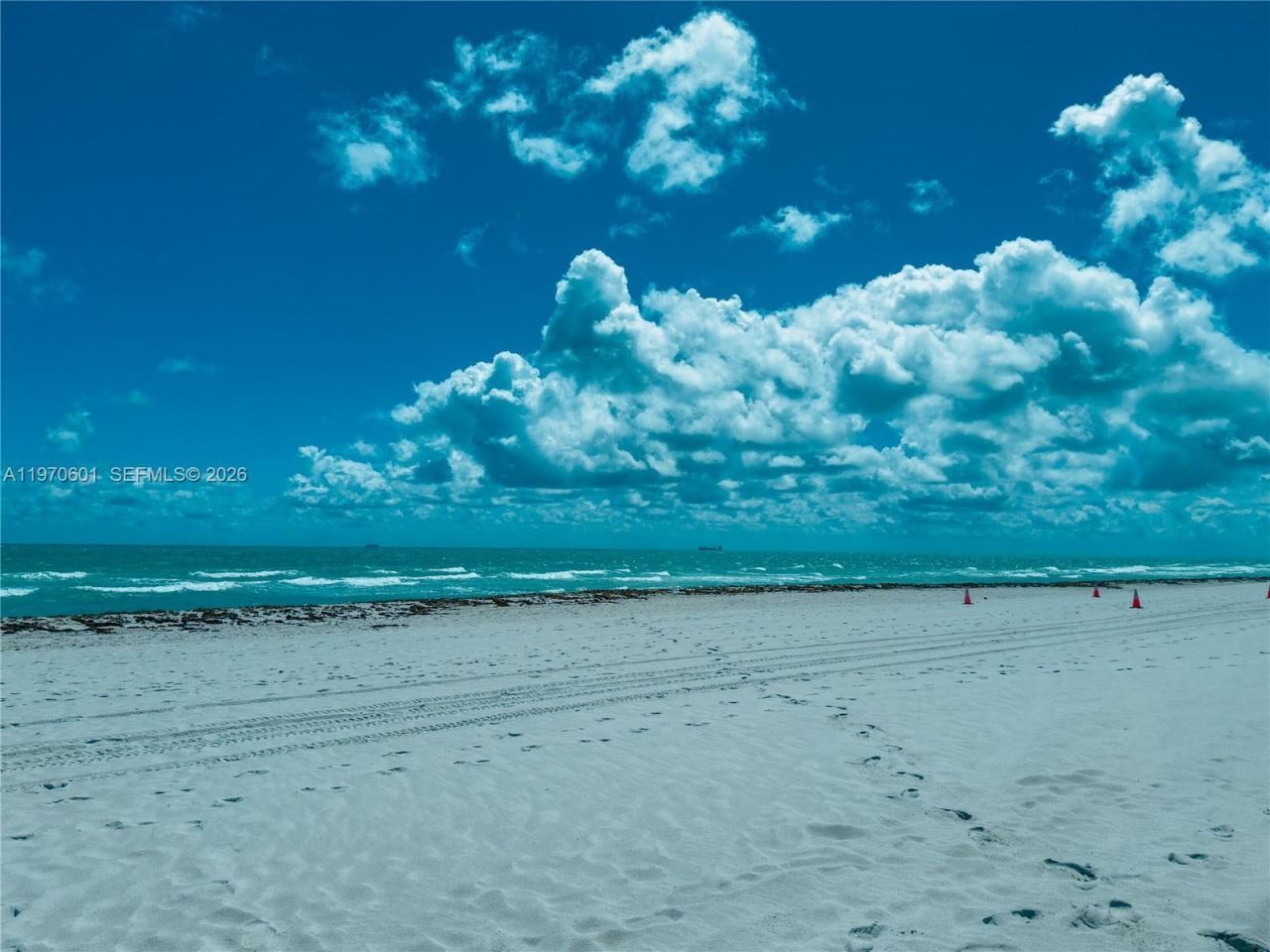 5005 Collins Ave , Unit 825, Miami Beach, FL 33140 Photo