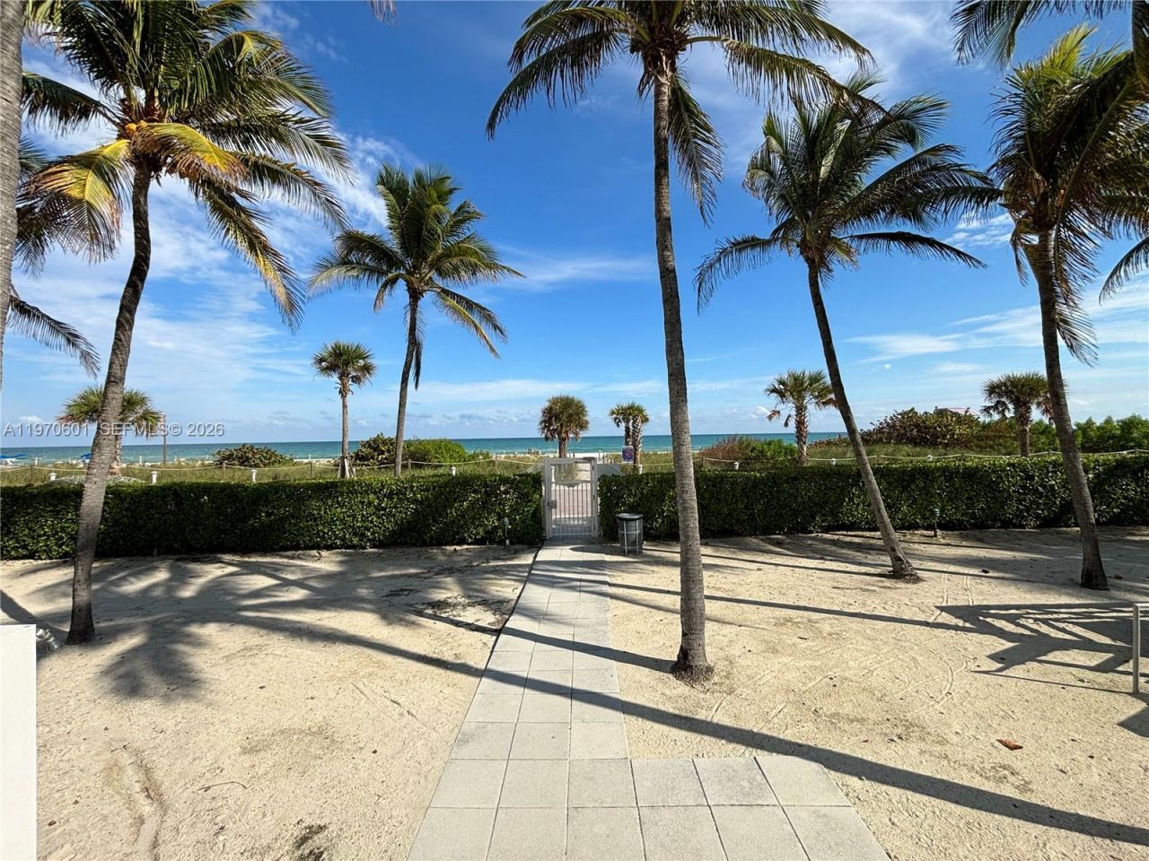 5005 Collins Ave , Unit 825, Miami Beach, FL 33140 Photo