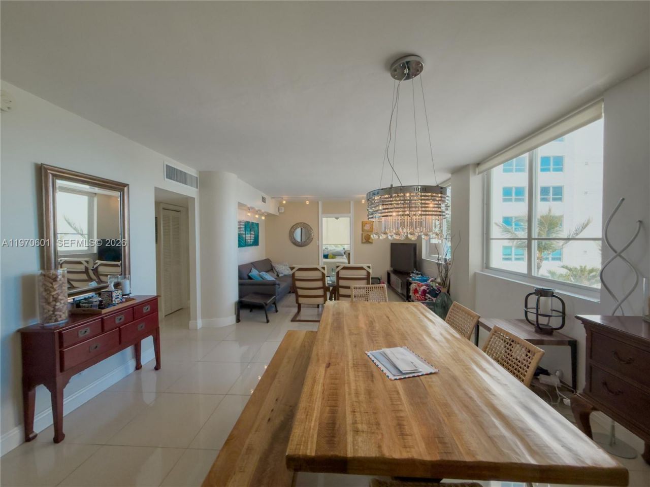 5005 Collins Ave , Unit 825, Miami Beach, FL 33140 Photo