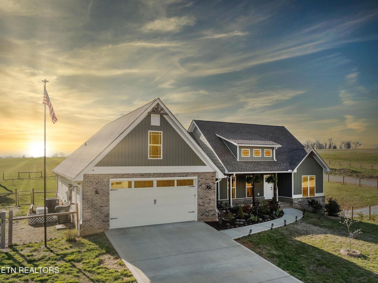 279 Lakeside Meadows Circle, Madisonville, TN 37354 Main Photo