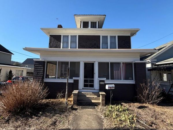 218 S Wells Street, Sistersville, WV 26175