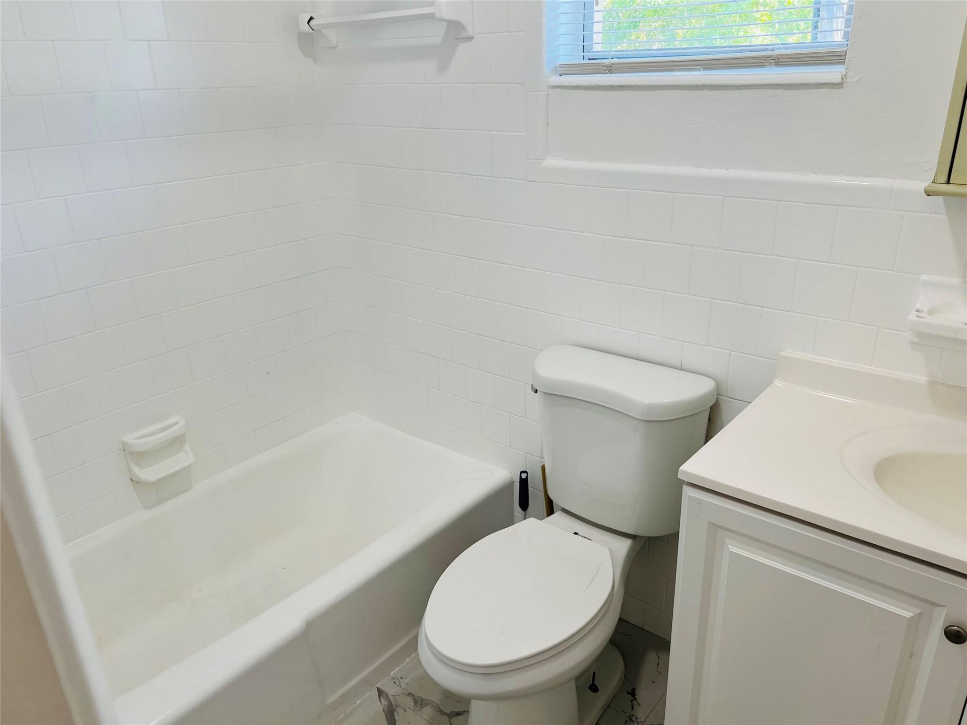 1301 N 12th Court, Unit 11B, Hollywood, FL 33019 Photo