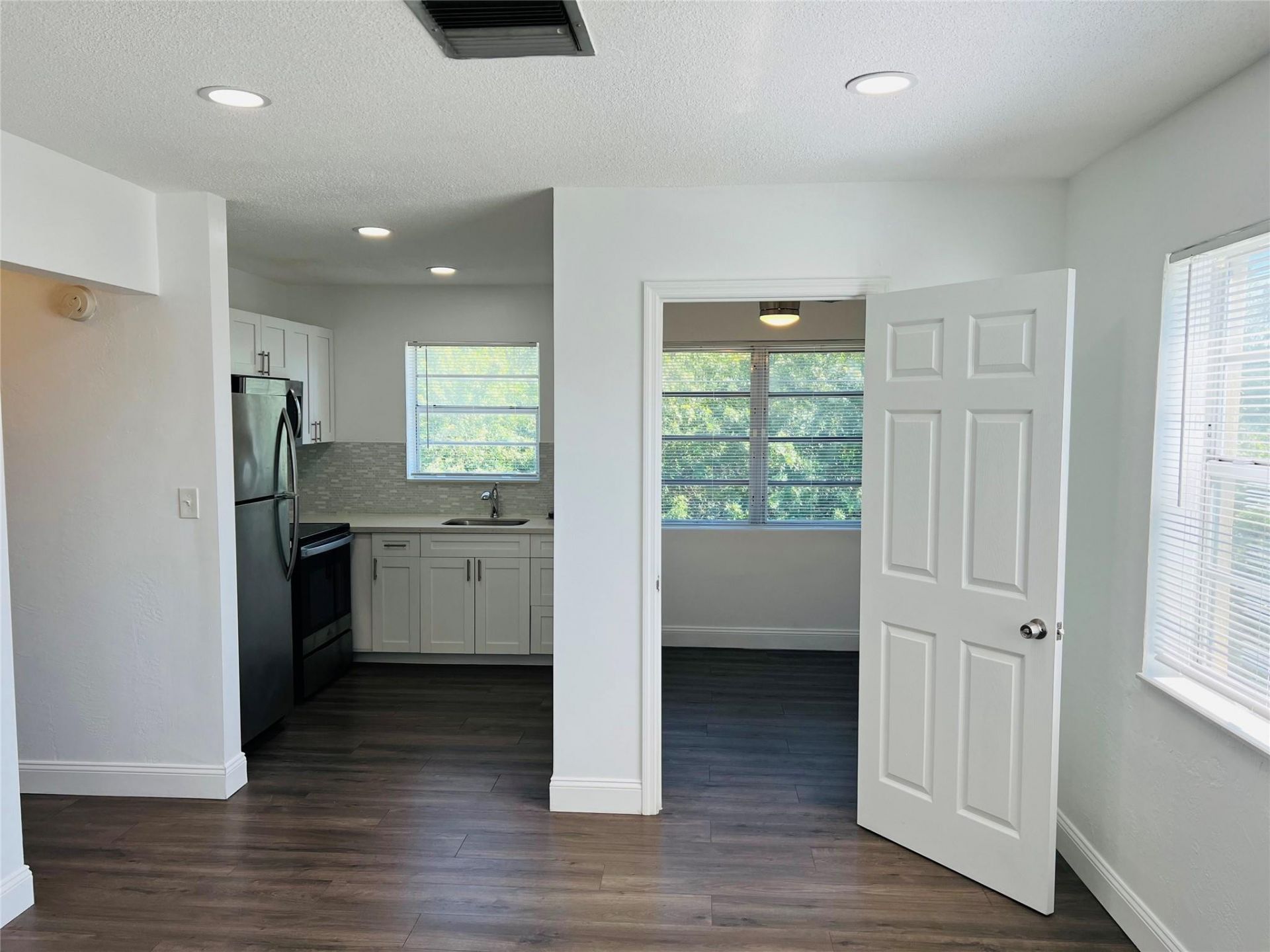 1301 N 12th Court, Unit 11B, Hollywood, FL 33019 Photo