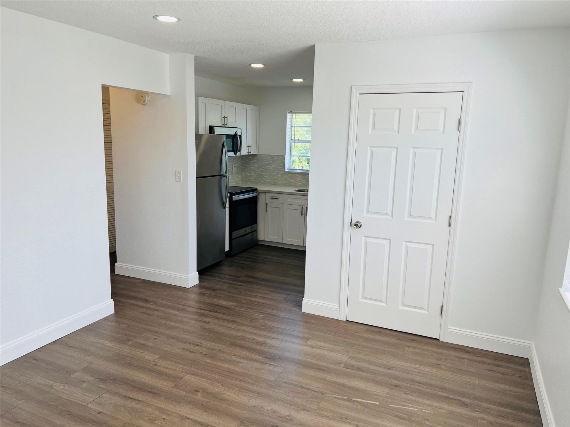 1301 N 12th Court, Unit 11B, Hollywood, FL 33019 Photo