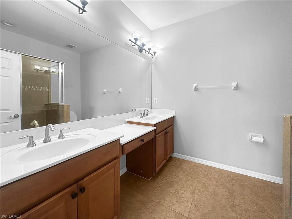 23400 Alamanda Dr , Unit 203, Estero, FL 34135 Photo