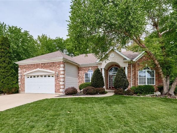 38 Silent Brook Court, Lake St Louis, MO 63367