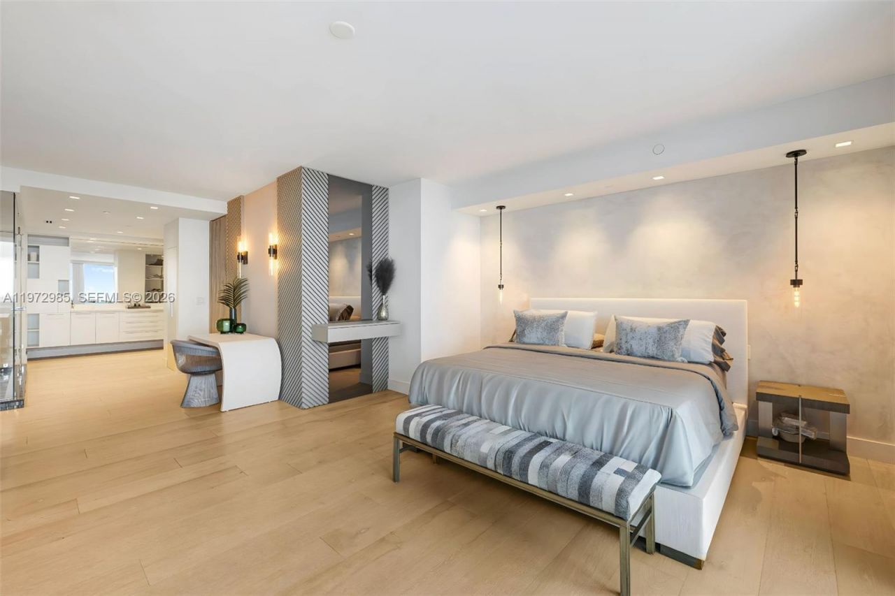 400 Alton Rd , Unit 2806, Miami Beach, FL 33139 Photo