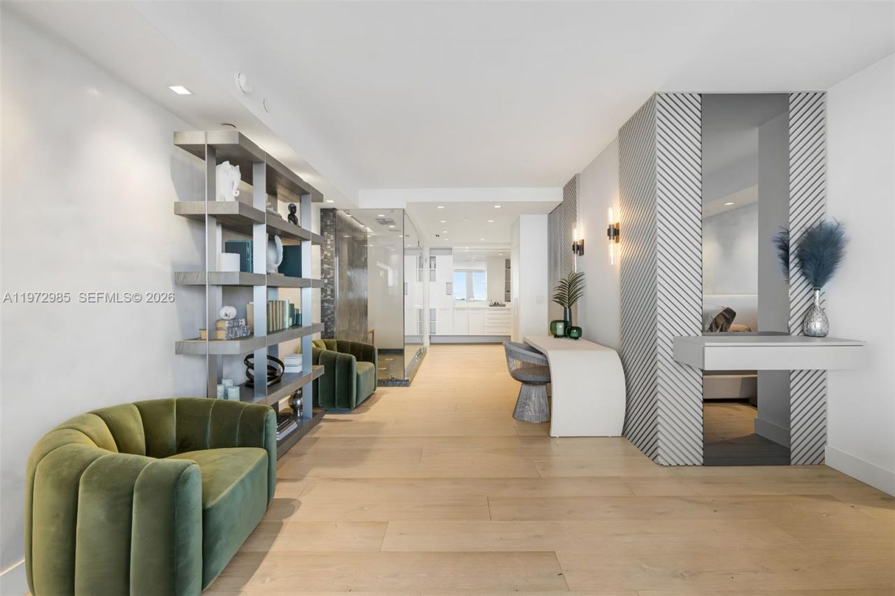 400 Alton Rd , Unit 2806, Miami Beach, FL 33139 Photo