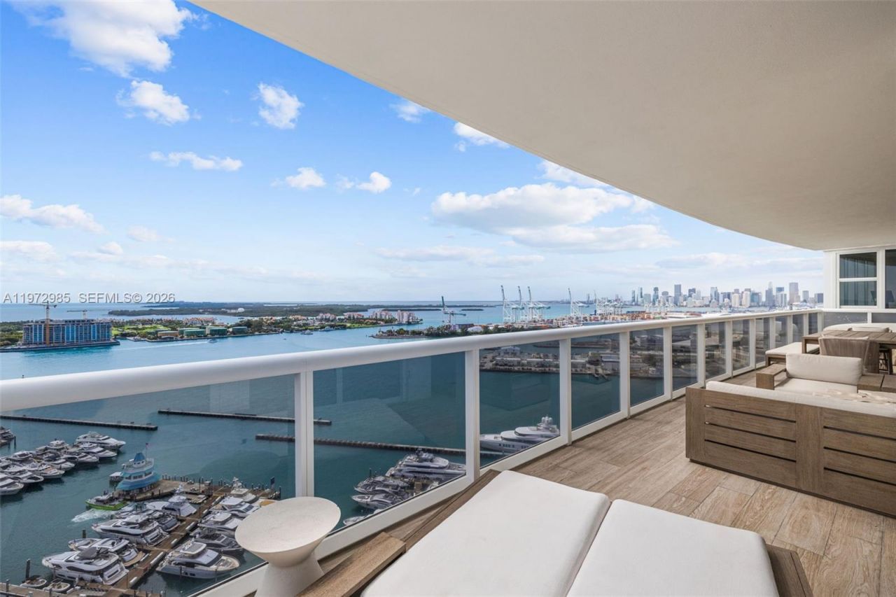 400 Alton Rd , Unit 2806, Miami Beach, FL 33139 Photo