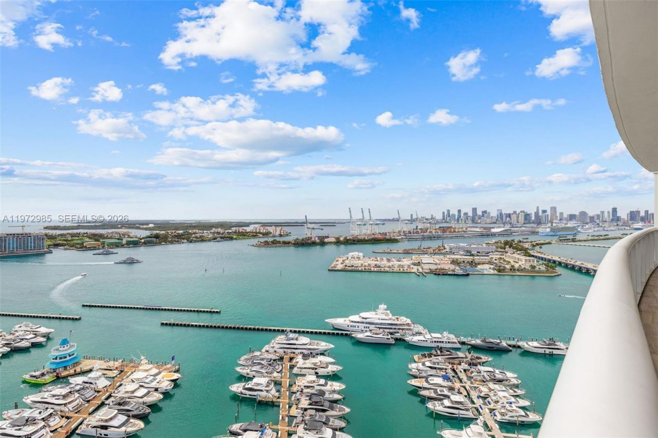 400 Alton Rd , Unit 2806, Miami Beach, FL 33139 Photo
