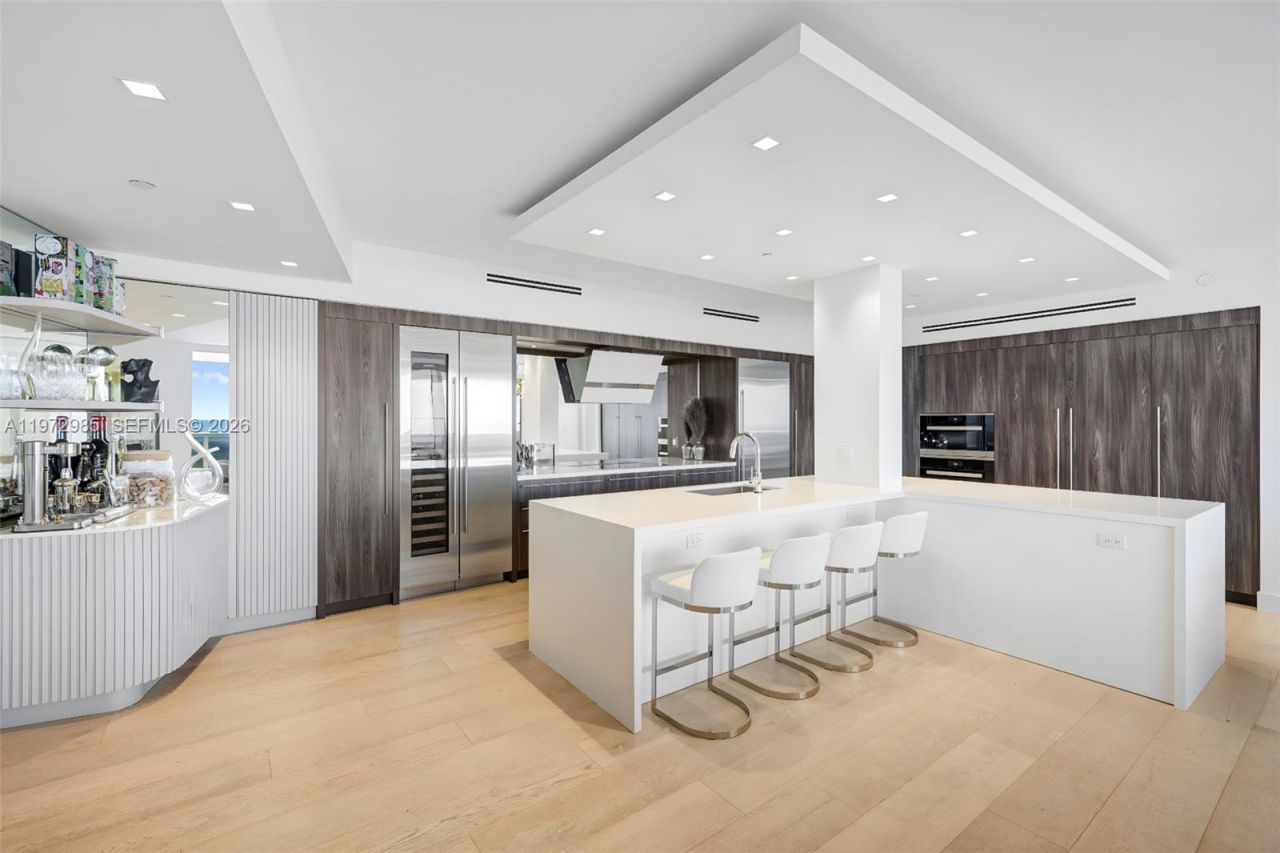 400 Alton Rd , Unit 2806, Miami Beach, FL 33139 Photo