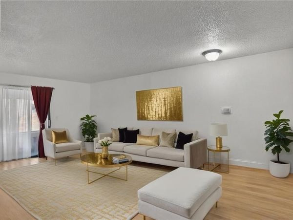 814 Seasons Parkway , Norcross, GA 30093