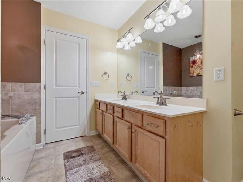 5954 Wentworth Lane SW, Canton, OH 44706 Photo 35