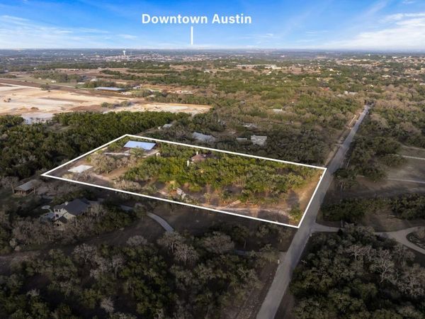 999 Enchanted Oaks DR, Driftwood, TX 78619