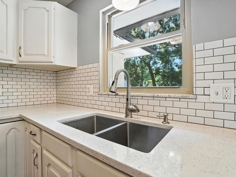 2688 Woodley Road, Columbus, OH 43231 Photo 11