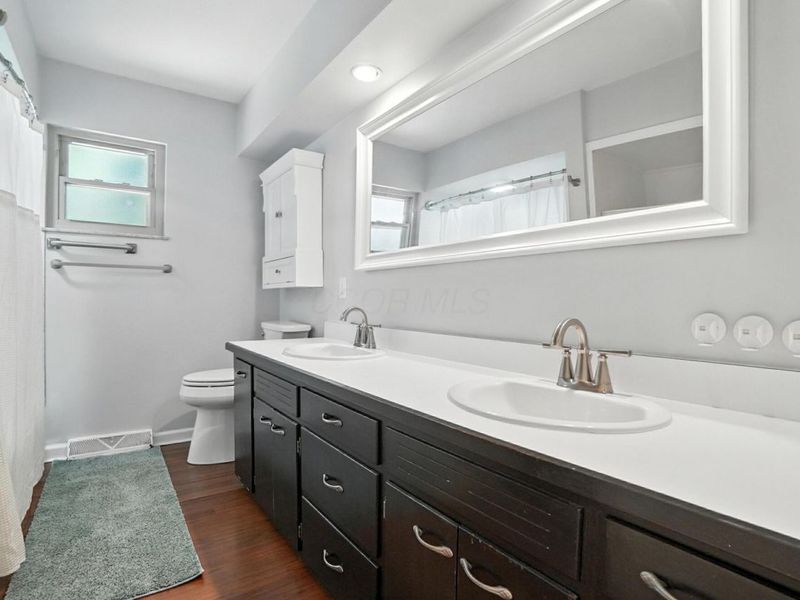 2688 Woodley Road, Columbus, OH 43231 Photo 16