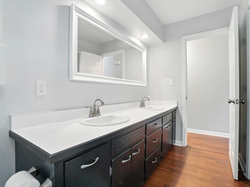 2688 Woodley Road, Columbus, OH 43231 Photo 17