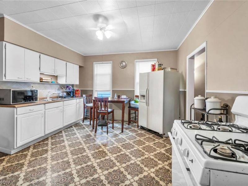 4089 E 64th Street, Cleveland, OH 44105 Photo 15