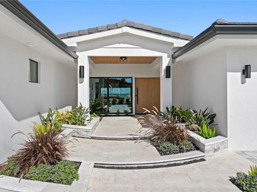 2580 E BAY ISLE DRIVE SE, ST PETERSBURG, FL 33705