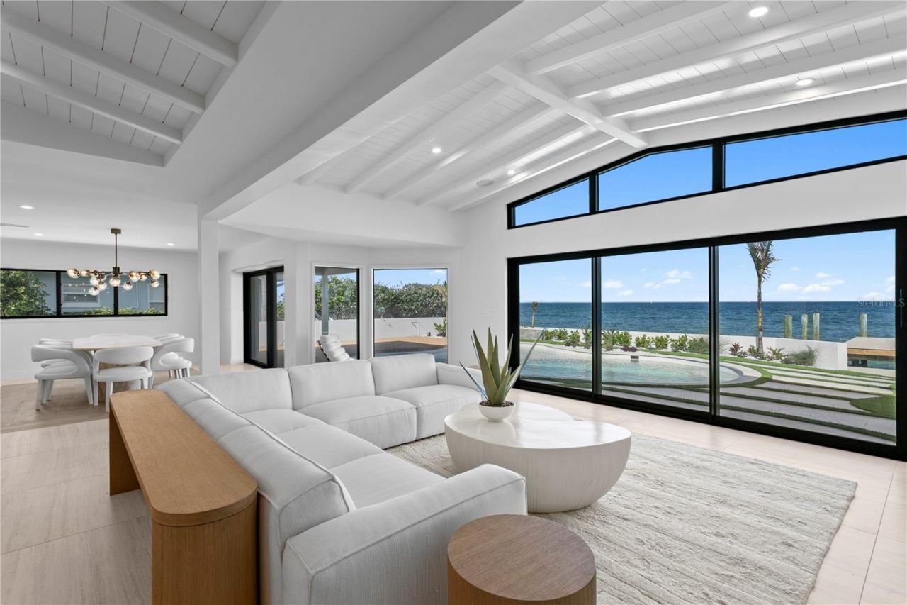 2580 E Bay Isle Drive Se, Saint Petersburg, FL 33705 Photo