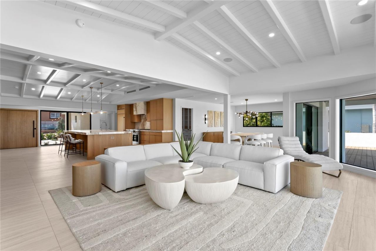 2580 E Bay Isle Drive Se, Saint Petersburg, FL 33705 Photo