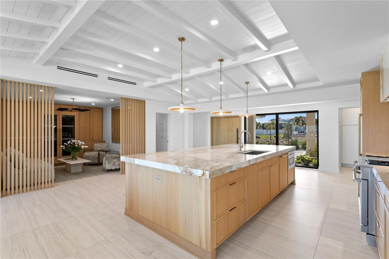 2580 E Bay Isle Drive Se, Saint Petersburg, FL 33705 Photo