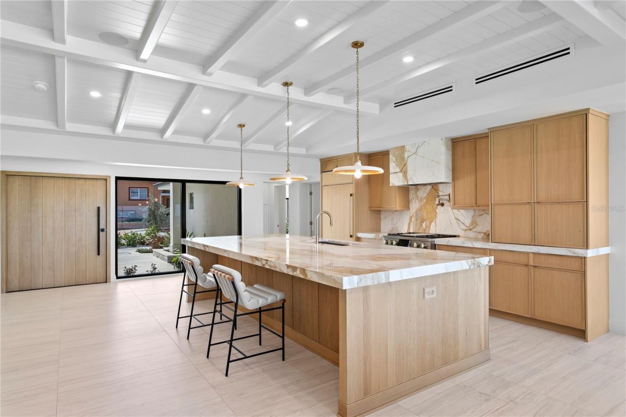 2580 E Bay Isle Drive Se, Saint Petersburg, FL 33705 Photo