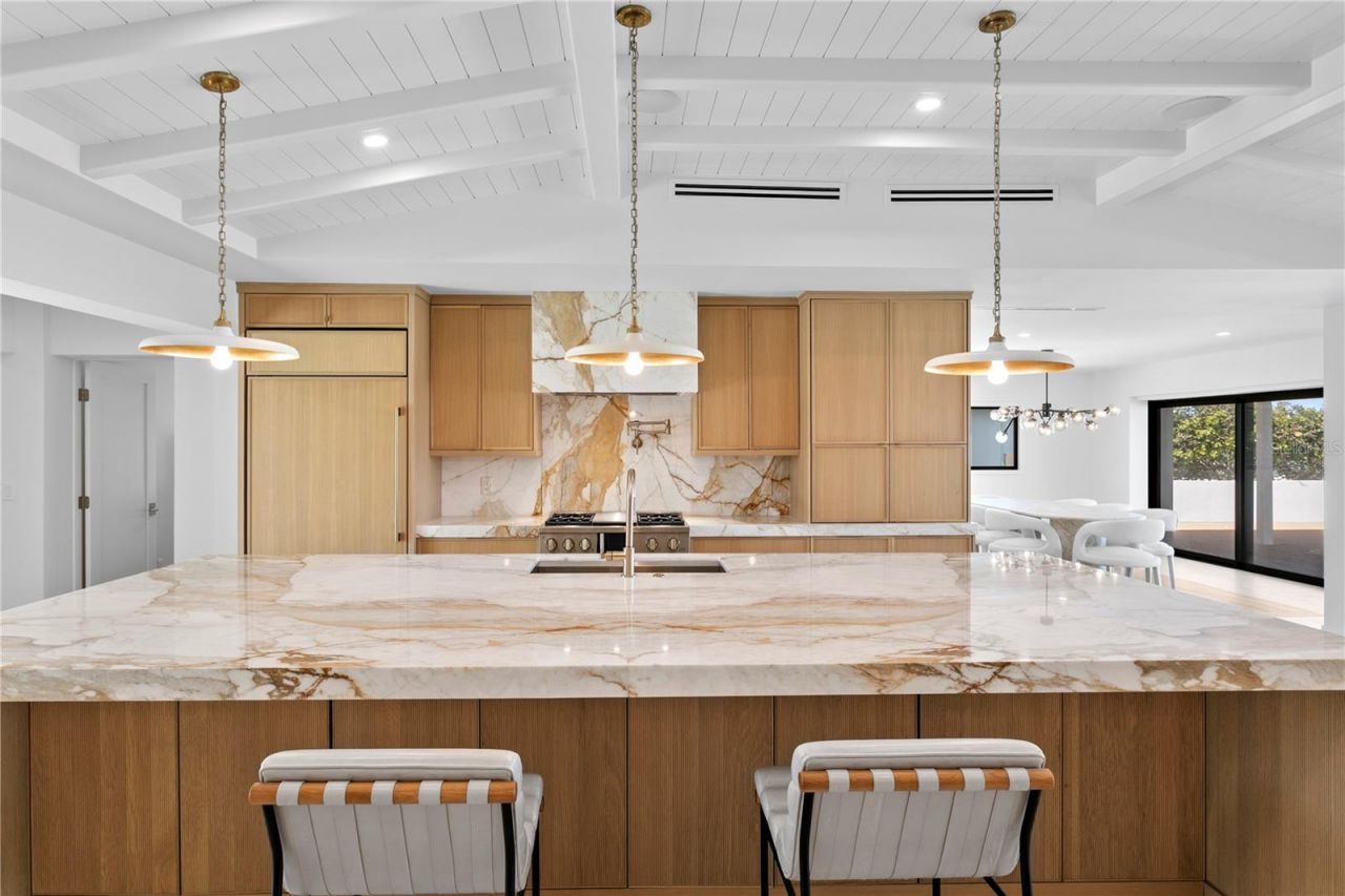 2580 E Bay Isle Drive Se, Saint Petersburg, FL 33705 Photo