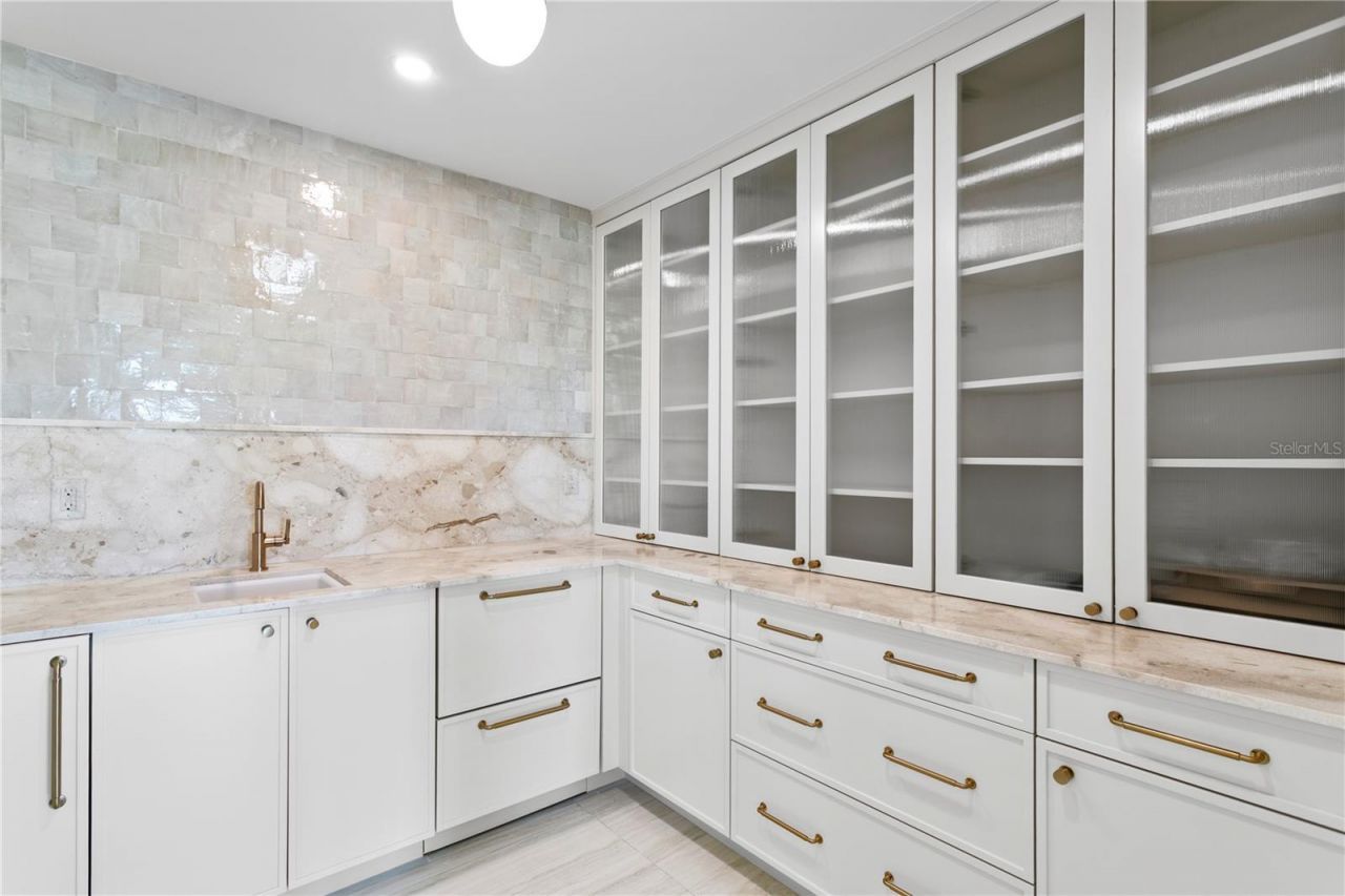 2580 E Bay Isle Drive Se, Saint Petersburg, FL 33705 Photo