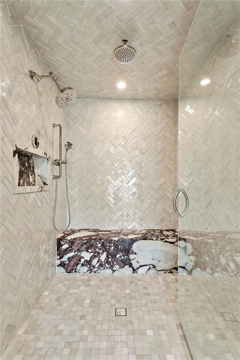 2580 E Bay Isle Drive Se, Saint Petersburg, FL 33705 Photo