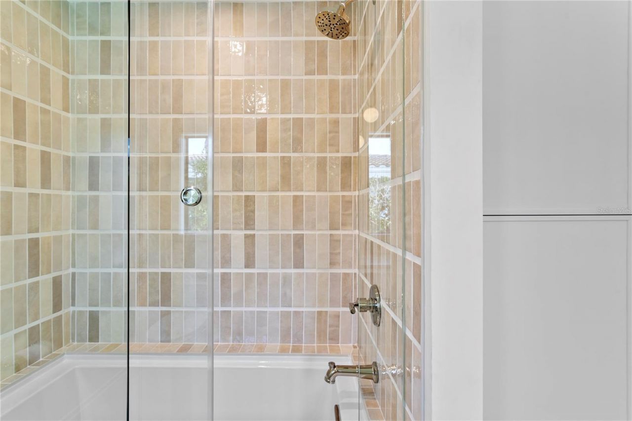 2580 E Bay Isle Drive Se, Saint Petersburg, FL 33705 Photo