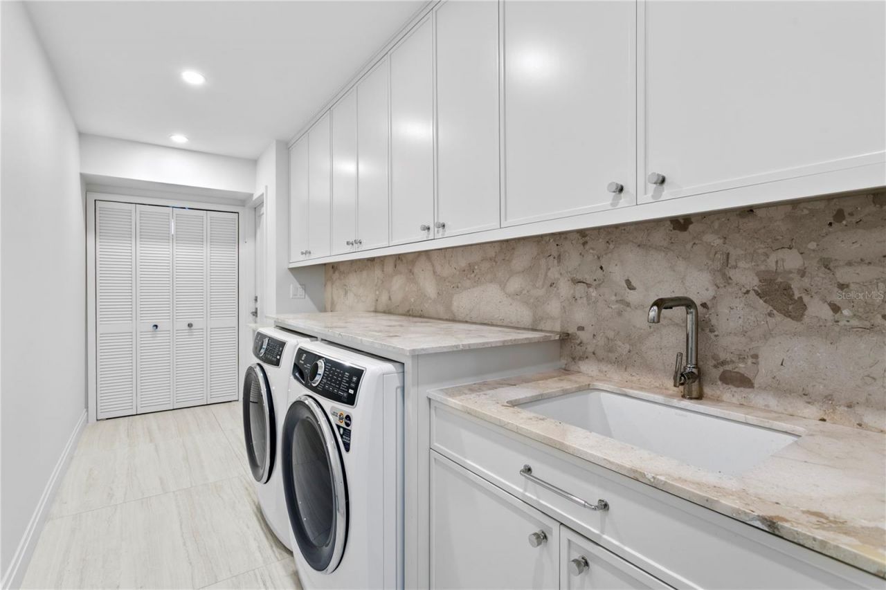 2580 E Bay Isle Drive Se, Saint Petersburg, FL 33705 Photo