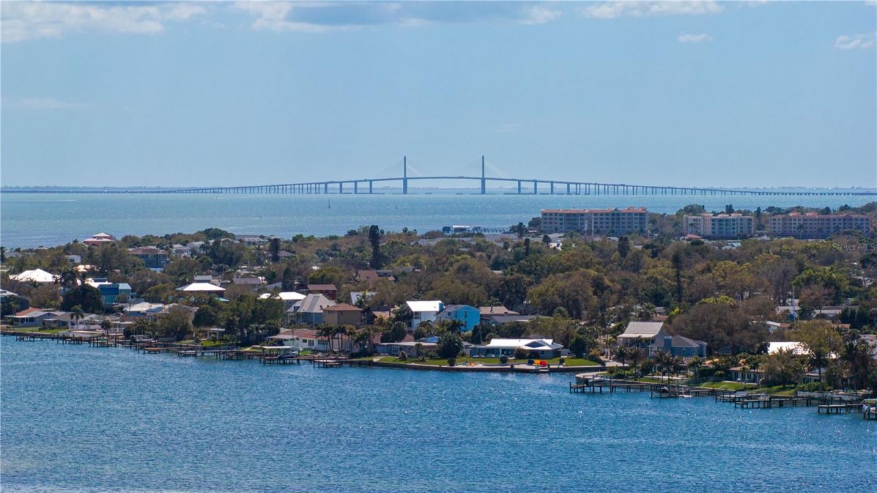 2580 E Bay Isle Drive Se, Saint Petersburg, FL 33705 Photo