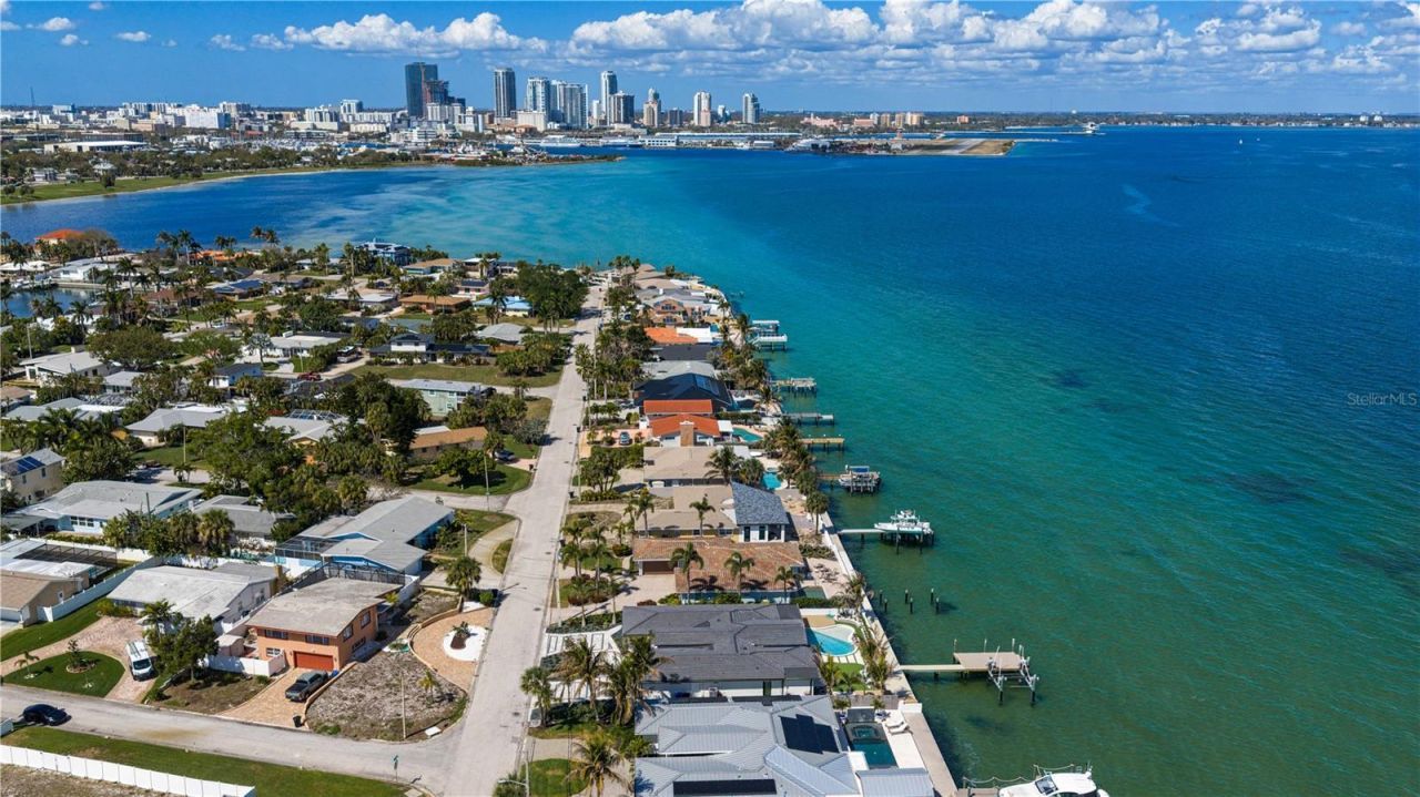 2580 E Bay Isle Drive Se, Saint Petersburg, FL 33705 Photo