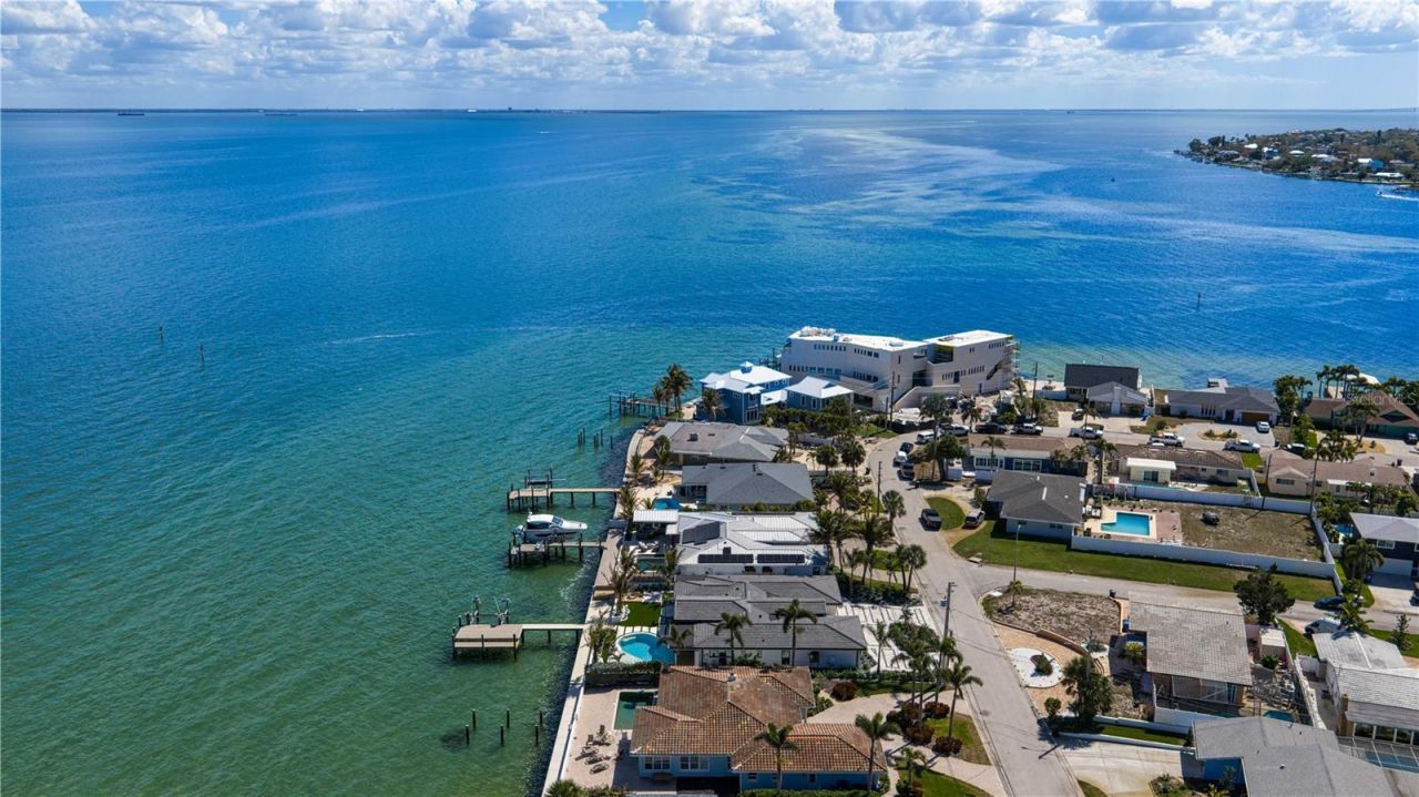 2580 E Bay Isle Drive Se, Saint Petersburg, FL 33705 Photo
