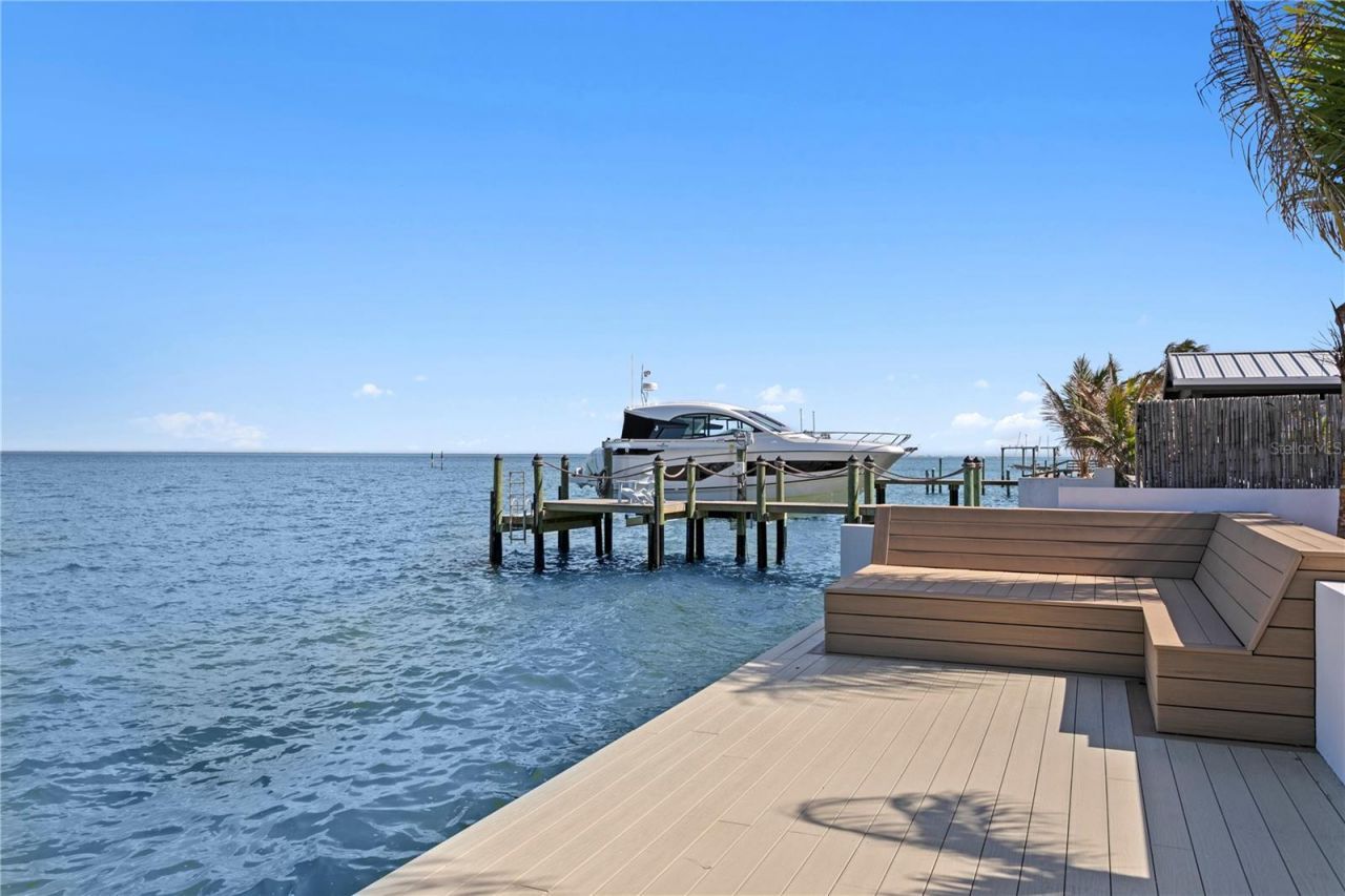 2580 E Bay Isle Drive Se, Saint Petersburg, FL 33705 Photo