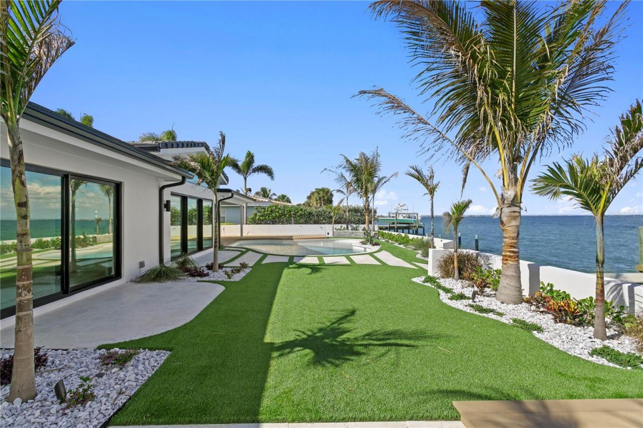 2580 E Bay Isle Drive Se, Saint Petersburg, FL 33705 Photo