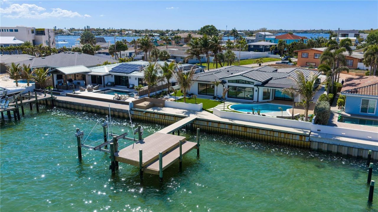 2580 E Bay Isle Drive Se, Saint Petersburg, FL 33705 Photo