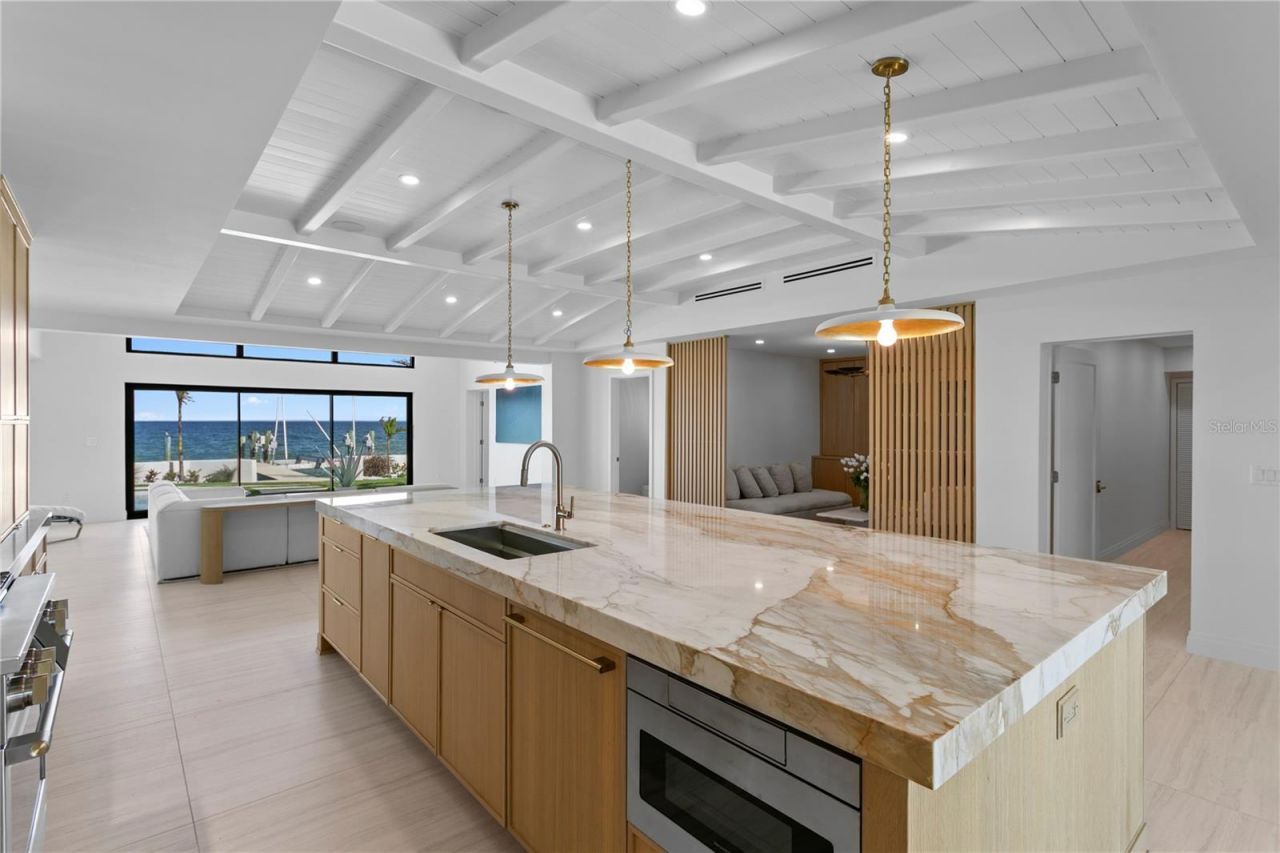 2580 E Bay Isle Drive Se, Saint Petersburg, FL 33705 Photo