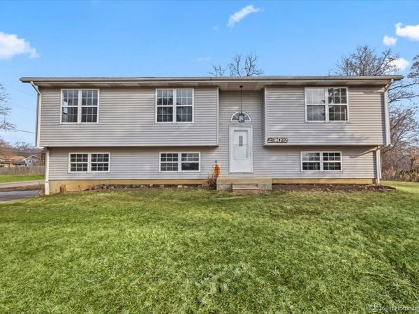 29W092 Pomeroy Street , West Chicago, IL 60185