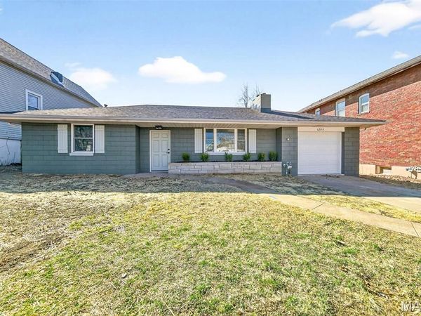 6920 W Park Avenue , St Louis, MO 63139