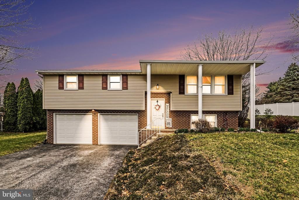 205 TEILA DRIVE, DALLASTOWN, PA 17313