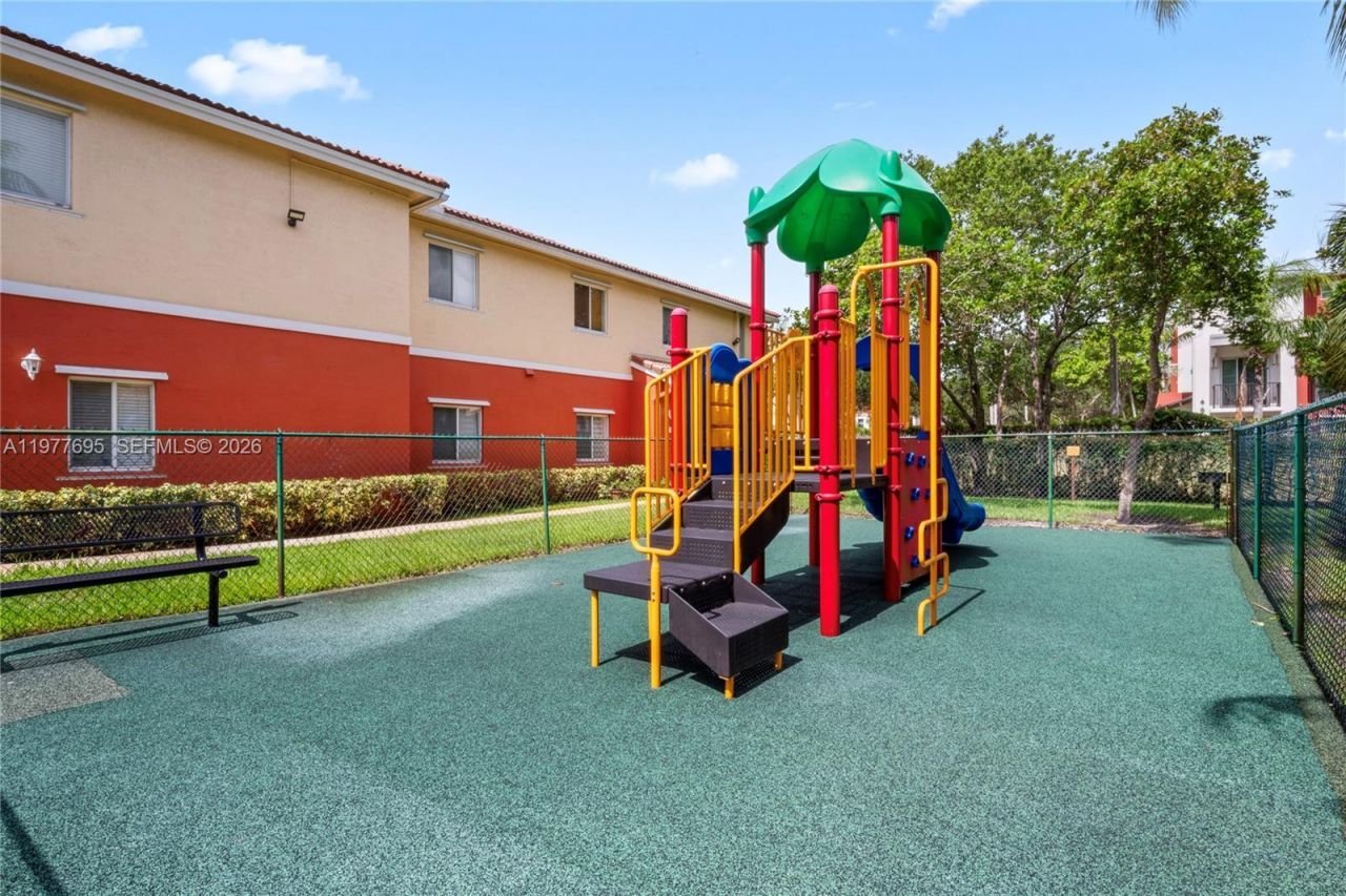 3335 Palomino Dr , Unit 323-3, Davie, FL 33024 Photo