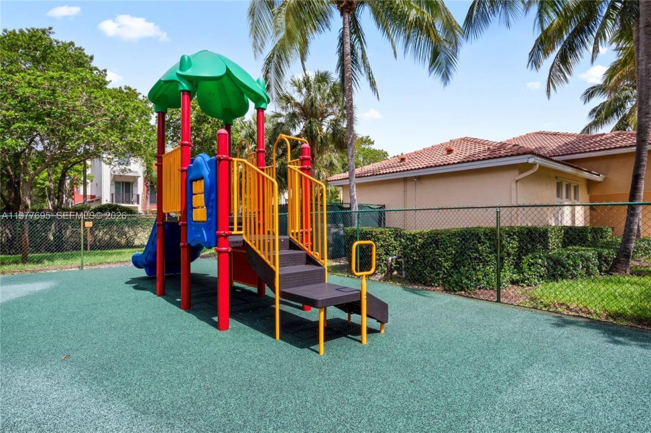 3335 Palomino Dr , Unit 323-3, Davie, FL 33024 Photo